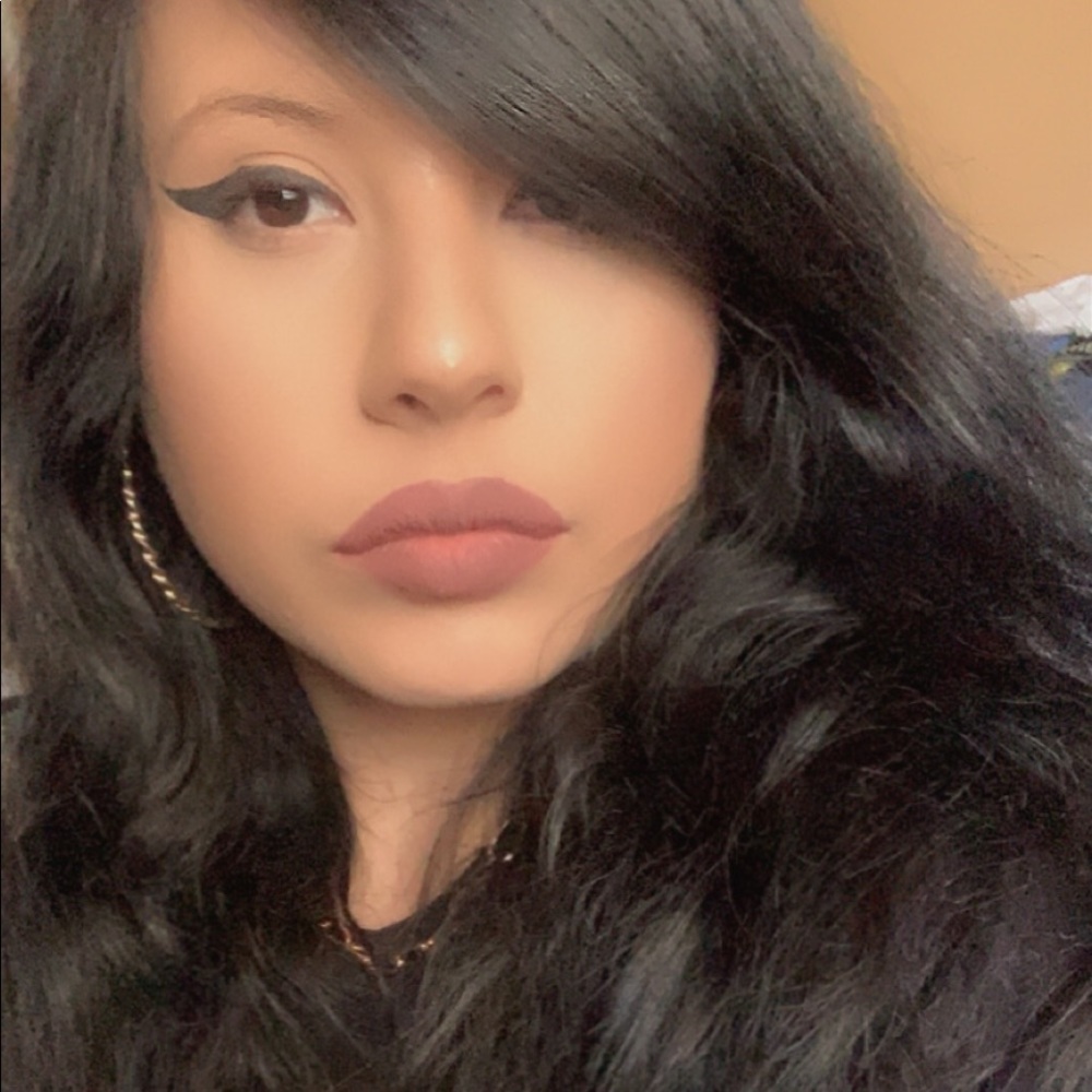 Meet your Posher, Natalie